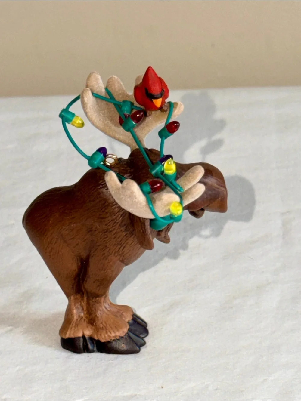 Hallmark 2001 Moose’s Merry Christmas Keepsake Ornament Cardinal Lights Box
